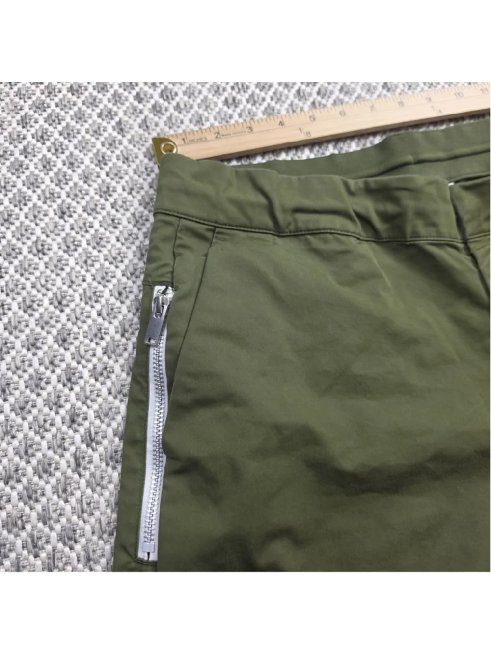 Nike Sportswear Men’s 34 Olive Green Drawstring Zip Pocket Utility Pants